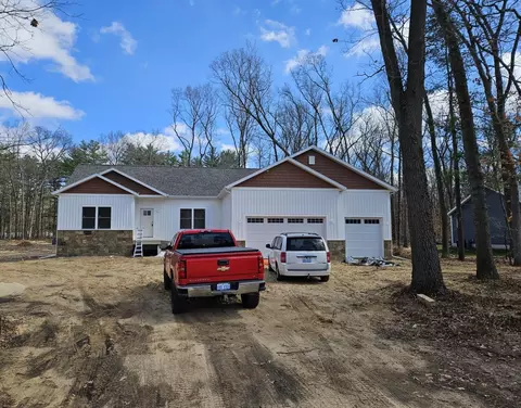 1926 Riegler Rd, Muskegon, MI 49445