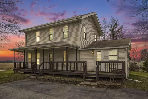 52666 Buckhorn Rd, Three Rivers, MI 49093