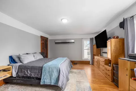 Bedroom - 405 Maple St, Big Rapids, MI 49307 photo 4 of 10
