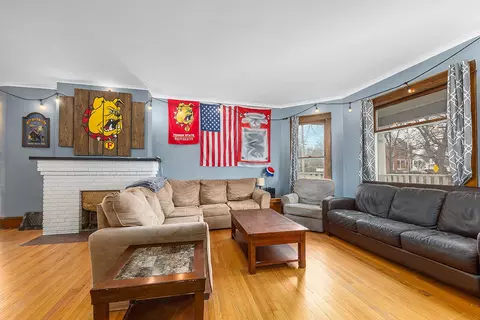 Living - 405 Maple St, Big Rapids, MI 49307 photo 3 of 4
