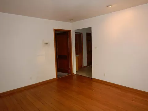 Bedroom - 35249 Winslow St, Wayne, MI 48184 photo 2 of 5