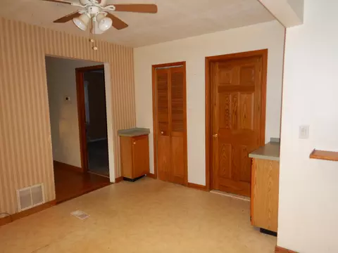 Bedroom - 35249 Winslow St, Wayne, MI 48184 photo 1 of 5