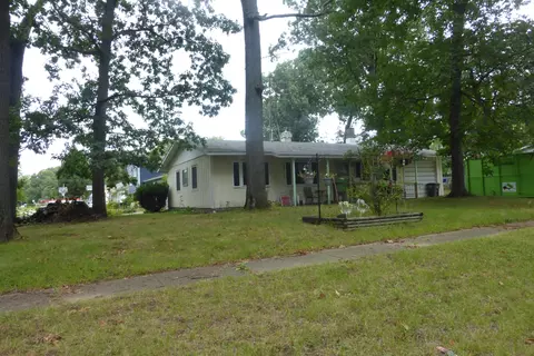 1301 Emerald Dr, Niles, MI 49120