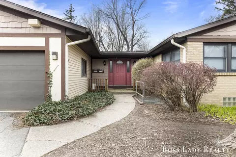 855 N Avenue Ave NE #A, Grand Rapids, MI 49503