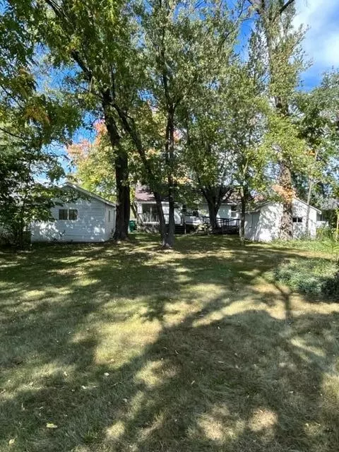 Exterior - 975 Avenue A, Springfield, MI 49037 photo 6 of 8