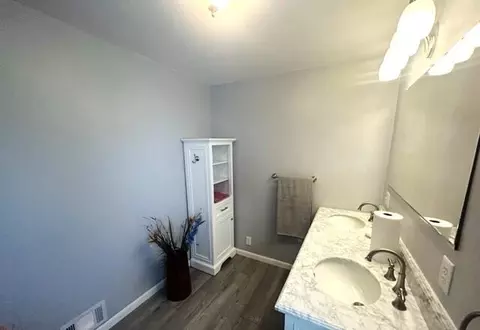 Bath - 975 Avenue A, Springfield, MI 49037 photo 3 of 3