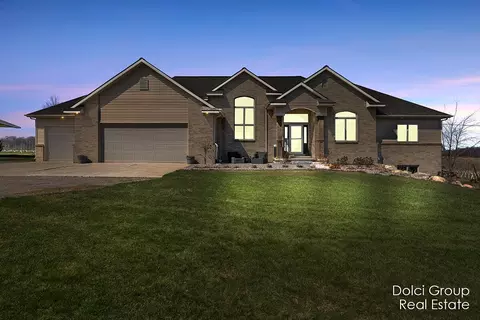 8875 Peach Ridge Ave NW, Sparta, MI 49345