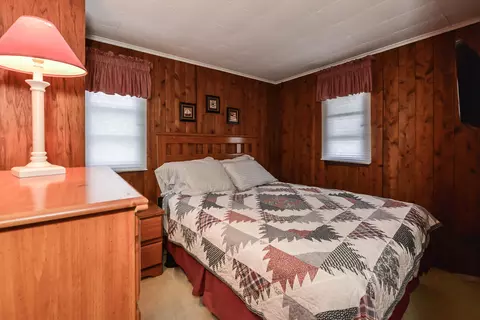 Bedroom - 5116 Edgelake Dr, Pinckney, MI 48169 photo 1 of 3