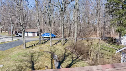 View/Area - 5116 Edgelake Dr, Pinckney, MI 48169 photo 6 of 14