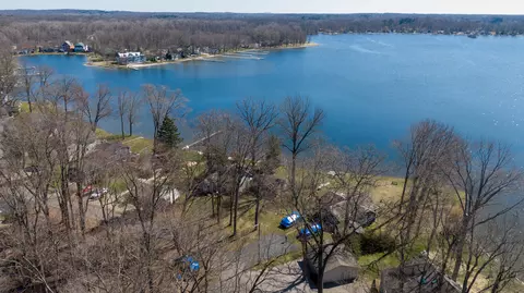 View/Area - 5116 Edgelake Dr, Pinckney, MI 48169 photo 9 of 14
