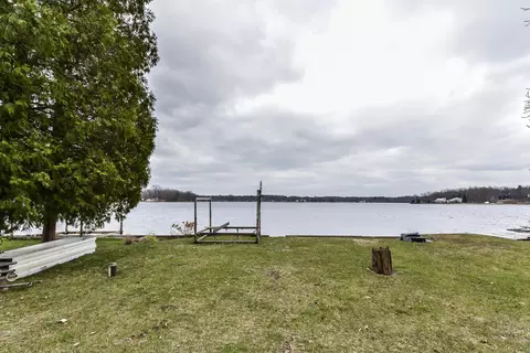 View/Area - 5116 Edgelake Dr, Pinckney, MI 48169 photo 4 of 14