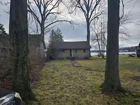 Exterior - 5116 Edgelake Dr, Pinckney, MI 48169 photo 6 of 7