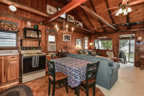 Kitchen - 5116 Edgelake Dr, Pinckney, MI 48169 photo 1 of 3