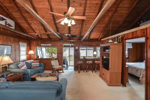 Living - 5116 Edgelake Dr, Pinckney, MI 48169 photo 1 of 2