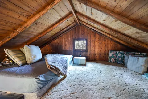 Bedroom - 5116 Edgelake Dr, Pinckney, MI 48169 photo 3 of 3