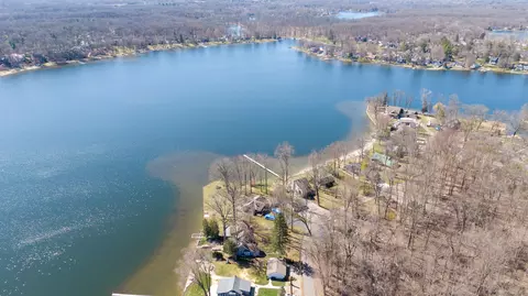 View/Area - 5116 Edgelake Dr, Pinckney, MI 48169 photo 12 of 14