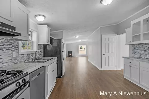 Kitchen - 1564 Grow Rd NW, Stanton, MI 48888 photo 2 of 4