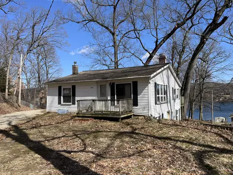21524 Clear Lake Ave, Battle Creek, MI 49014