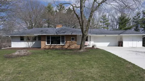 1713 Plateau Dr, Jackson, MI 49203