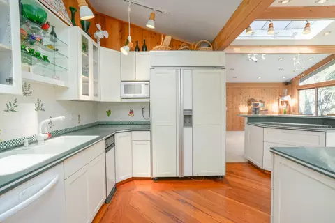 Kitchen - 29305 Thunder Mountain Dr, Covert, MI 49043 photo 4 of 4