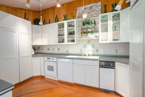 Kitchen - 29305 Thunder Mountain Dr, Covert, MI 49043 photo 3 of 4