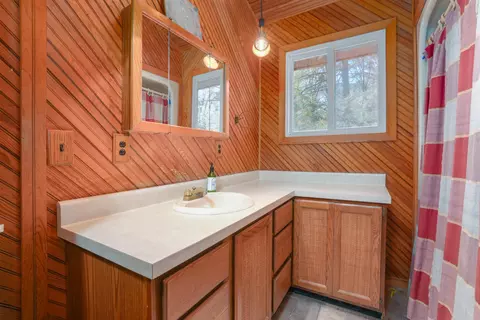 Bath - 29305 Thunder Mountain Dr, Covert, MI 49043 photo 1 of 4