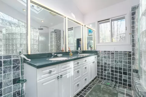 Bath - 29305 Thunder Mountain Dr, Covert, MI 49043 photo 2 of 4