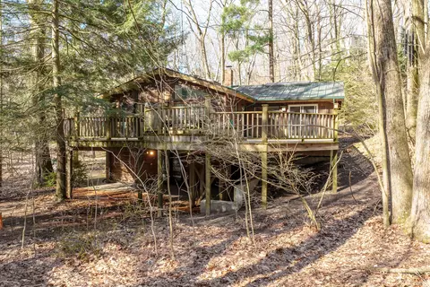 Exterior - 29305 Thunder Mountain Dr, Covert, MI 49043 photo 7 of 11
