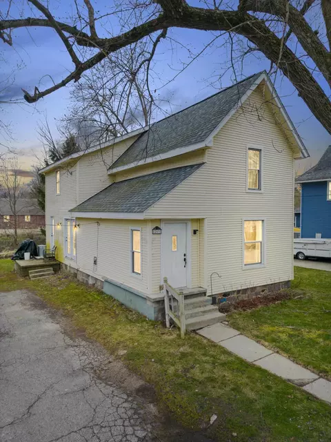 203 Garfield St, Stockbridge, MI 49285
