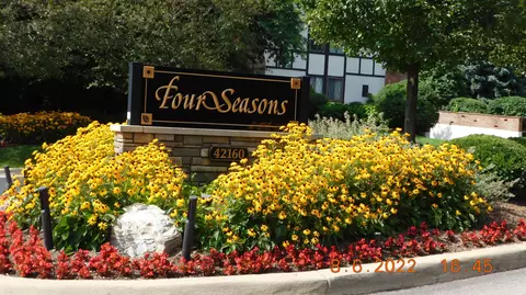 42160 Woodward Ave #21, Bloomfield Hills, MI 48304