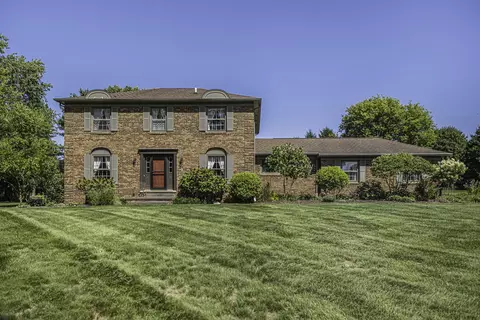 5605 Glen Oak Ct, Saline, MI 48176