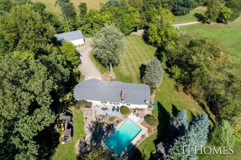 6425 Moe Rd, Middleville, MI 49333