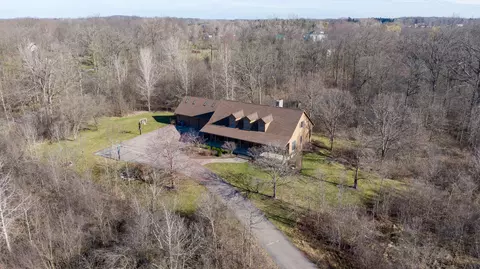 5390 Meadowcrest Dr, Ann Arbor, MI 48105