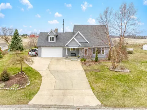 284 Somerset Dr, Cement City, MI 49233