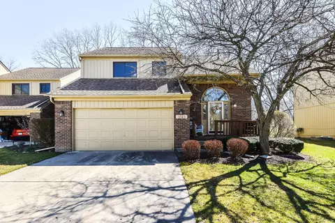 2143 Rochelle Park Dr, Rochester Hills, MI 48309