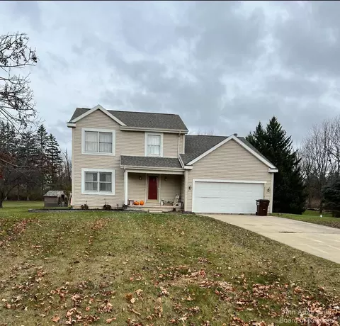 11072 Village Ln, Clinton, MI 49236