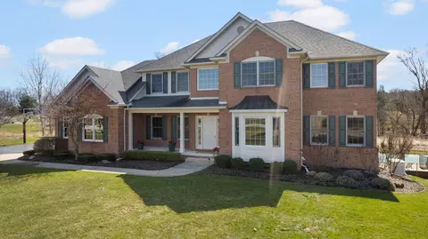 9706 Ravenswood Ct, Saline, MI 48176
