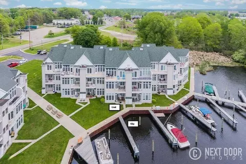 2411 Lake Ave #10, North Muskegon, MI 49445