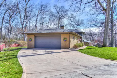 Exterior - 970 Briarcliff Rd, Jackson, MI 49203 photo 4 of 17