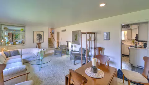 Living - 970 Briarcliff Rd, Jackson, MI 49203 photo 3 of 8