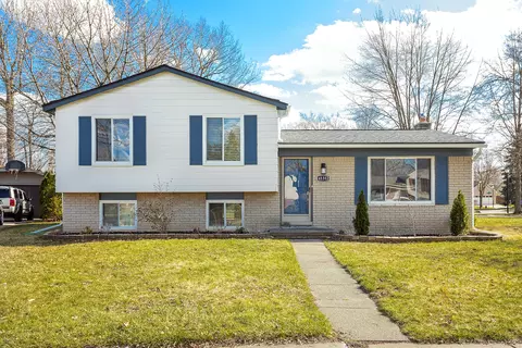 41312 N Central Dr, Sterling Heights, MI 48313