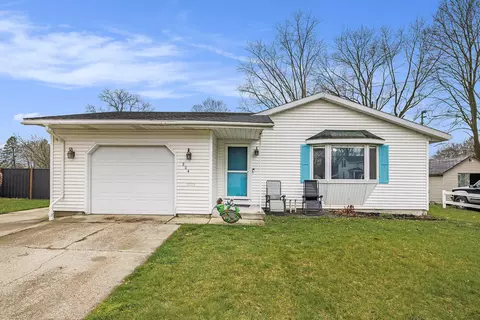 204 N Douglas Ave, Three Rivers, MI 49093