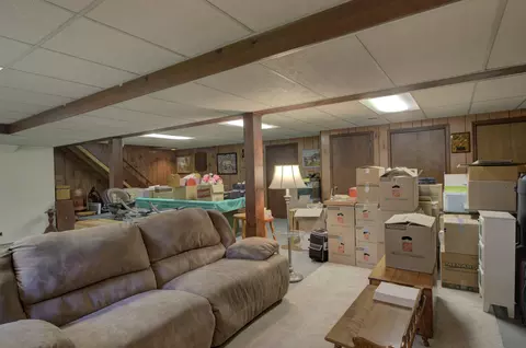 Living - 3900 Henry St, Jackson, MI 49203 photo 10 of 10