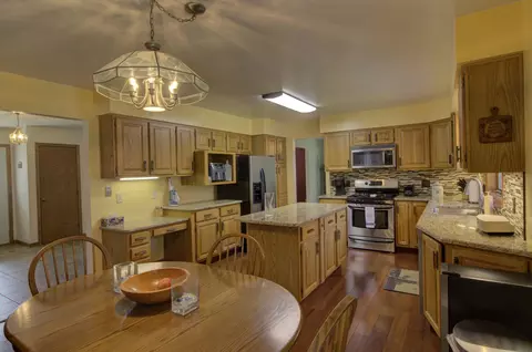 Kitchen - 3900 Henry St, Jackson, MI 49203 photo 6 of 11