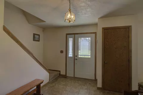 Entry Way - 3900 Henry St, Jackson, MI 49203 photo 2 of 3