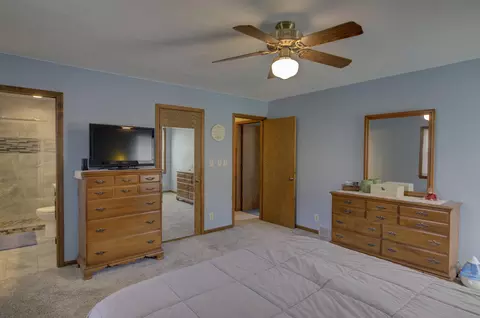 Bedroom - 3900 Henry St, Jackson, MI 49203 photo 21 of 21