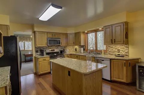 Kitchen - 3900 Henry St, Jackson, MI 49203 photo 9 of 11