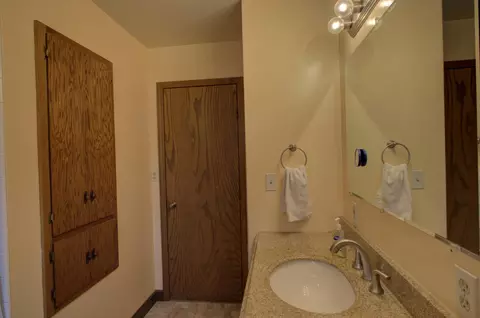 Bath - 3900 Henry St, Jackson, MI 49203 photo 3 of 8