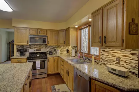 Kitchen - 3900 Henry St, Jackson, MI 49203 photo 11 of 11