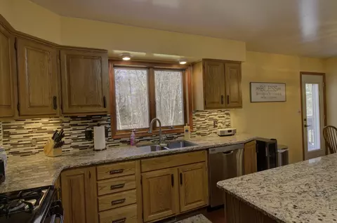 Kitchen - 3900 Henry St, Jackson, MI 49203 photo 4 of 11